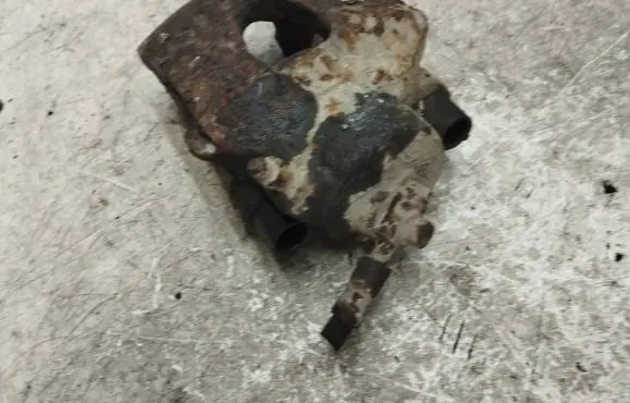 Seat Leon (1P) Front brake caliper
