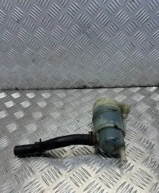 Mitsubishi L200 Power steering fluid tank/reservoir