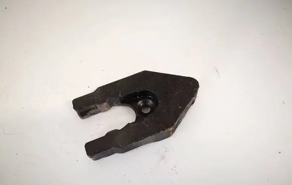 Nissan X-Trail T30 Fuel Injector clamp holder 