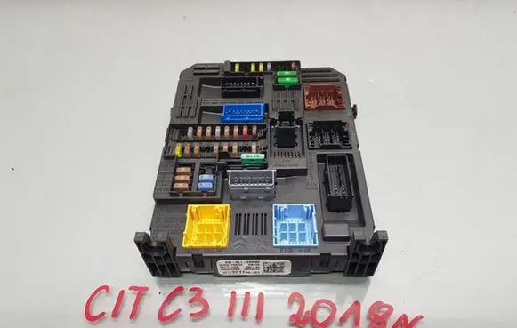 Citroen C3 Fuse module 9819851180