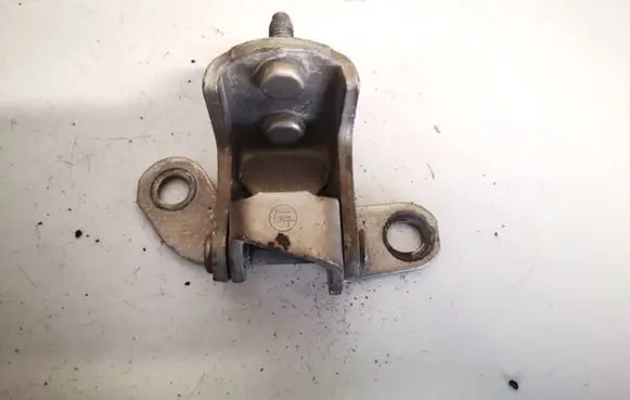 Toyota Yaris Verso Rear door lower hinge 