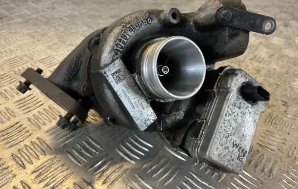 Mercedes-Benz E W212 Turbo A6510900086 A6519060200 A6510904580