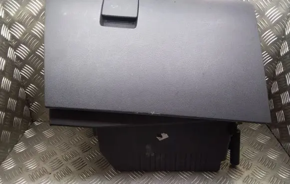 Opel Astra H Glove box 13191459