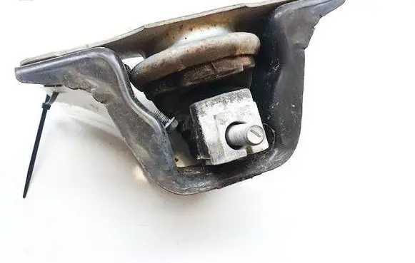 Nissan NV200 Engine mount bracket 8200131305