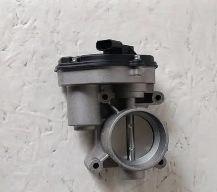 Ford Focus Throttle body valve 703703740 17T118