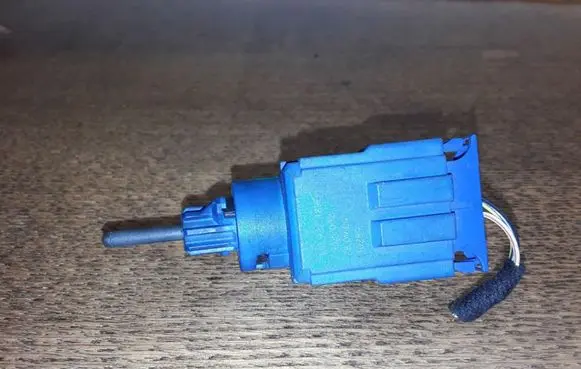 Volkswagen PASSAT B5.5 Brake pedal sensor switch 1J0927189E 19322002
