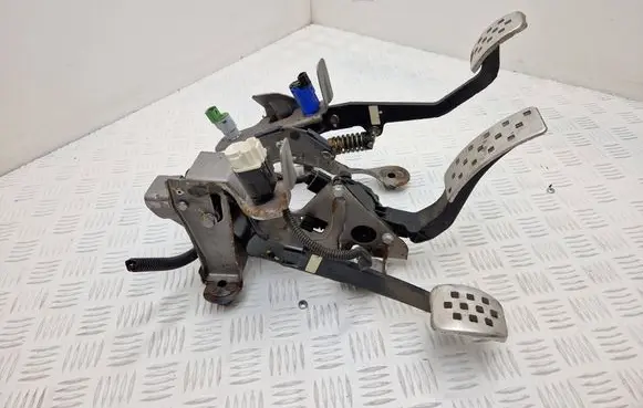 Renault Captur Pedal assembly 180026380R 465012982R 465036116R