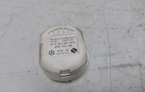 Mercedes-Benz CLS C219 Interior temperature sensor A2118300572