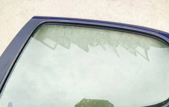 Peugeot 206 Rear door window glass