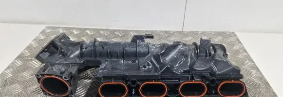 Mercedes-Benz A W176 Intake manifold A2700900737