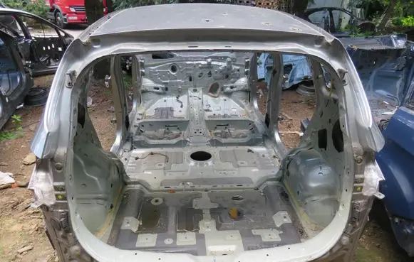 KIA Carens III Rear bodywork 1111