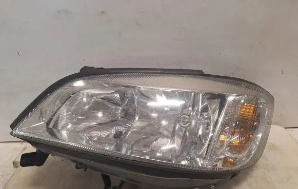 Opel Zafira A Headlight/headlamp 90582021 67716815 PL02A0110