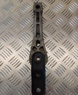 Gearbox mounting bracket