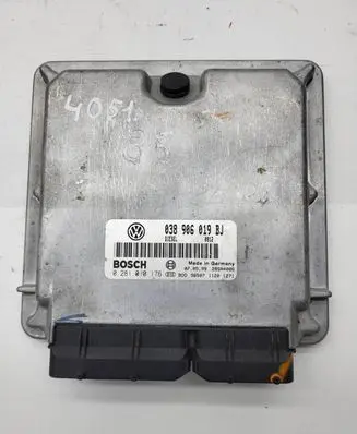 Volkswagen PASSAT B5.5 Engine control unit/module 038906019BJ 0281010176
