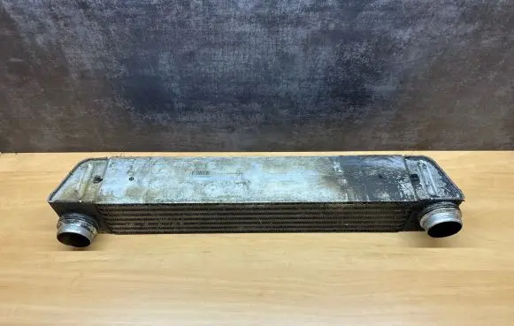BMW 5 E60 E61 Intercooler radiator 336456