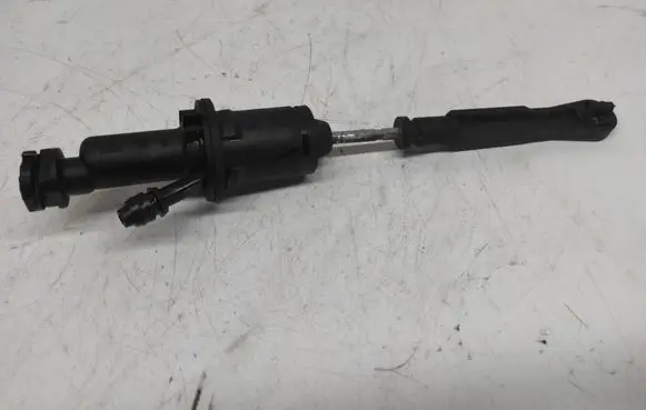 Peugeot 3008 I Master brake cylinder