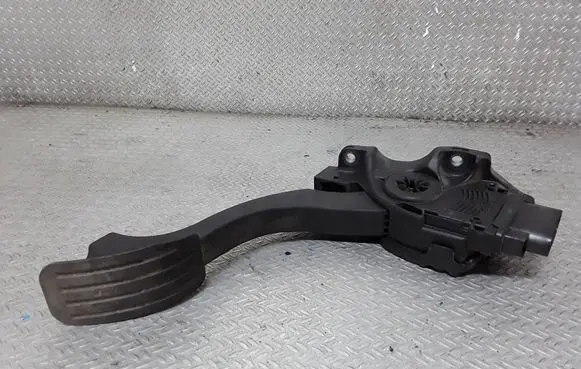 Ford Mondeo MK IV Accelerator throttle pedal 6G929F836RC