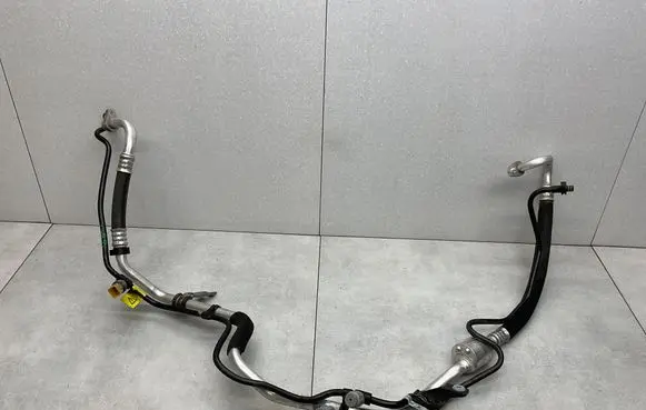 Peugeot 2008 II Air conditioning (A/C) pipe/hose 9833241880
