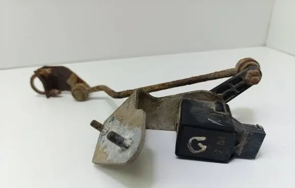 Mercedes-Benz E W211 Rear air suspension level height sensor A0105427717