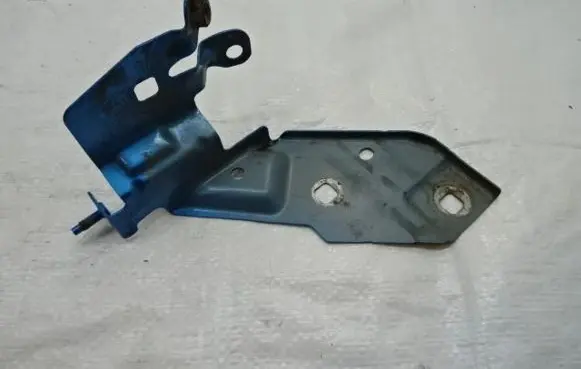 Renault Captur Fender mounting bracket 620428853A