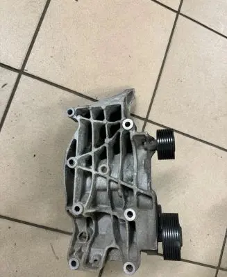 BMW 5 F10 F11 Generator/alternator bracket 780263902
