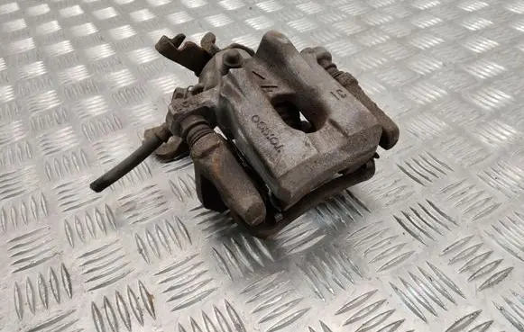 Lexus CT 200H Rear brake caliper 