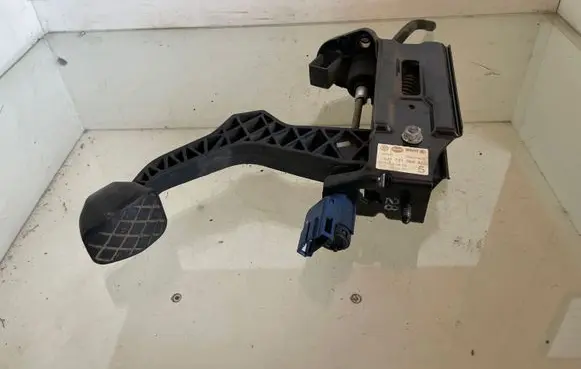 Audi A3 S3 8L Clutch pedal 1J1721059AD