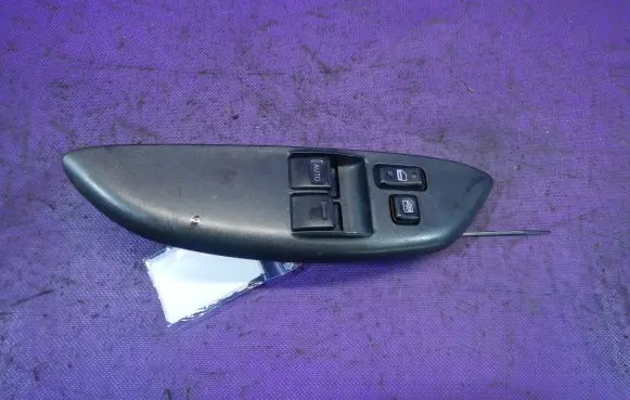 Toyota Yaris Verso Quarter vent window switch 