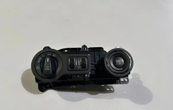 Maserati Quattroporte Engine start stop button switch 670043109