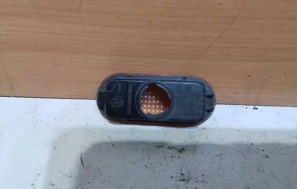 Volkswagen Golf IV Front fender indicator light 3A0949117A
