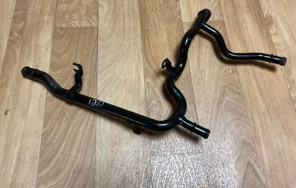 Volkswagen PASSAT B6 Engine coolant pipe/hose 03G121065AE