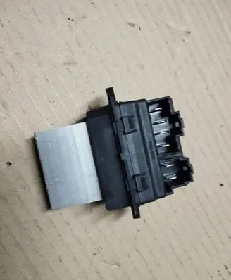 Chrysler Pacifica Heater blower motor/fan resistor 790834UA