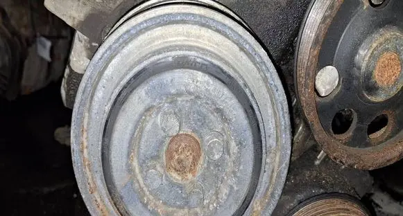 Opel Corsa D Crankshaft pulley 
