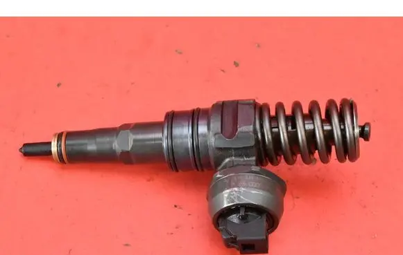 Volkswagen Polo Fuel injector 045130073T