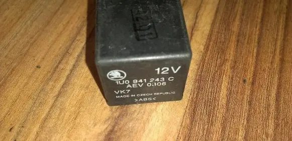 Skoda Octavia Mk1 (1U) Other relay 1u0941243c aev0306