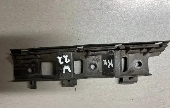 Volkswagen PASSAT B6 Front bumper mounting bracket 3C0807183
