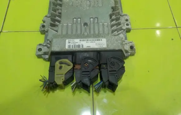 Ford Focus Engine control unit/module BV6112A650NE