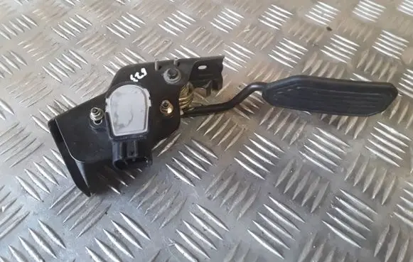Toyota Avensis Verso Accelerator throttle pedal 8928152011 1983003031