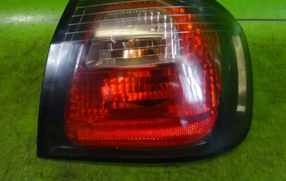 Nissan PickUp Rear/tail lights