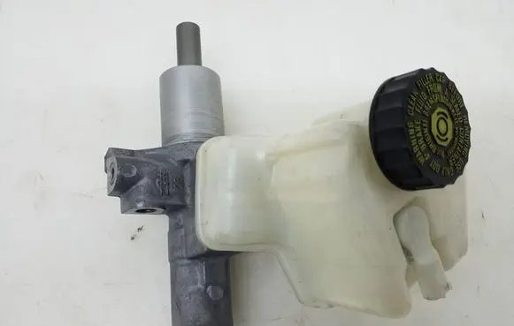 Mercedes-Benz CLS C218 X218 Master brake cylinder A2124300001