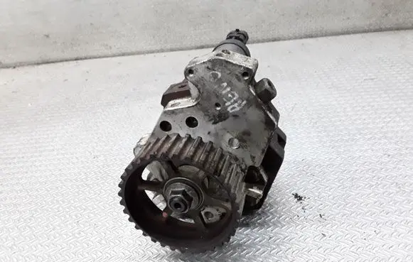 Renault Megane II Fuel injection high pressure pump 0445010075