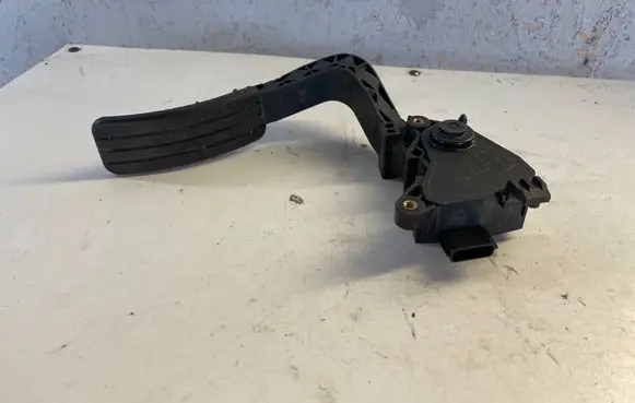 Renault Megane III Accelerator throttle pedal 180100009R