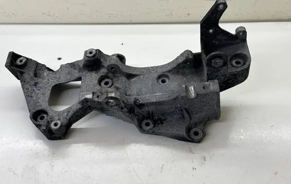 Peugeot 4007 Generator/alternator bracket 9661297180