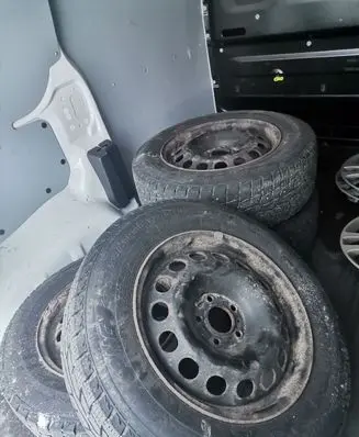 Peugeot Expert R16 C winter/snow tires with studs 