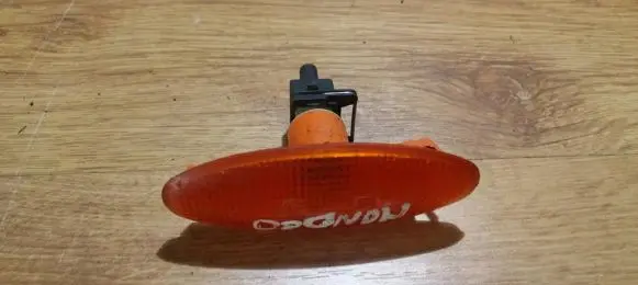 Ford Escort Front fender indicator light 95gg13k309aa