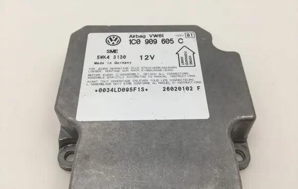 Volkswagen PASSAT B5 Airbag control unit/module 1C0909605C
