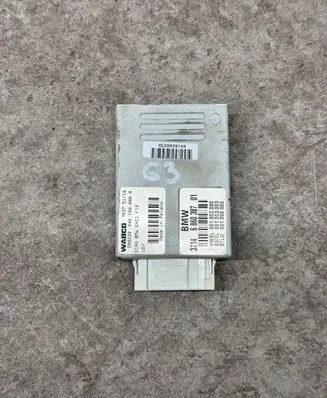BMW X5 F15 Air suspension control unit module (rear) 6860387 37146860387