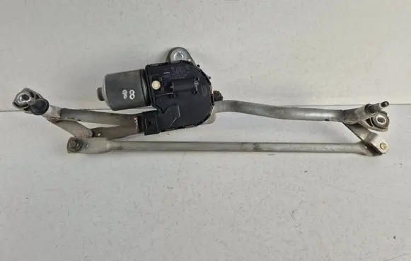 Front wiper linkage and motor