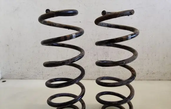 Volkswagen PASSAT B5.5 Front coil spring 