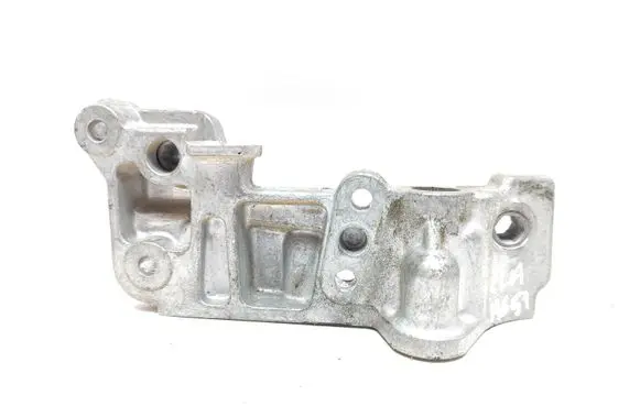 Mercedes-Benz B W246 W242 Engine mounting bracket A6512200607